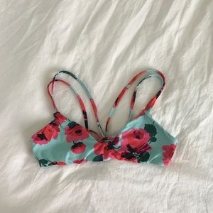 Billabong bikini top